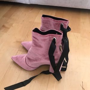 Robert Clergerie pink velvet booties (size 6)